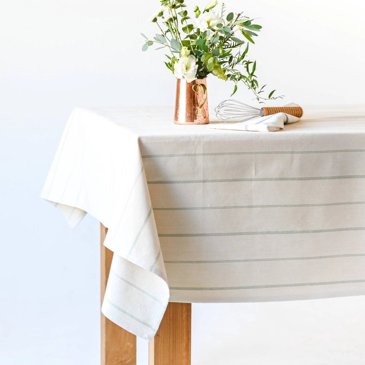 60″x90″ Simple English Stripe Tablecloth
