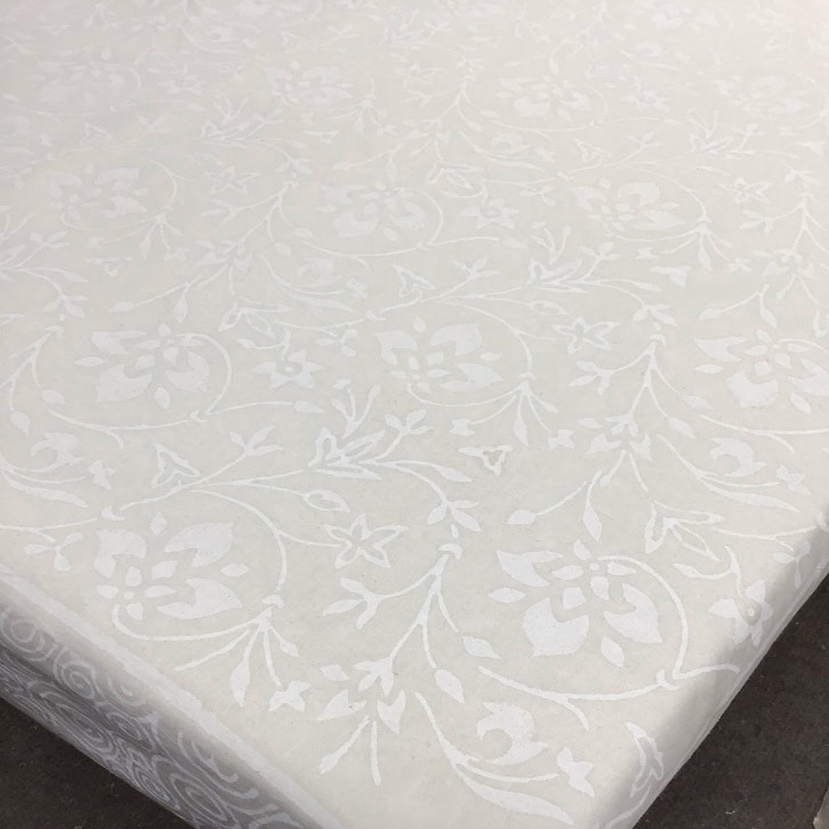 60×60 White on White Tablecloth