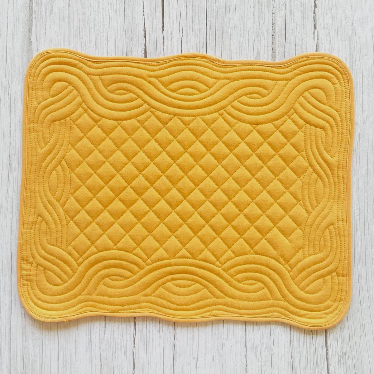 S/4 Placemats Yellow Quilted