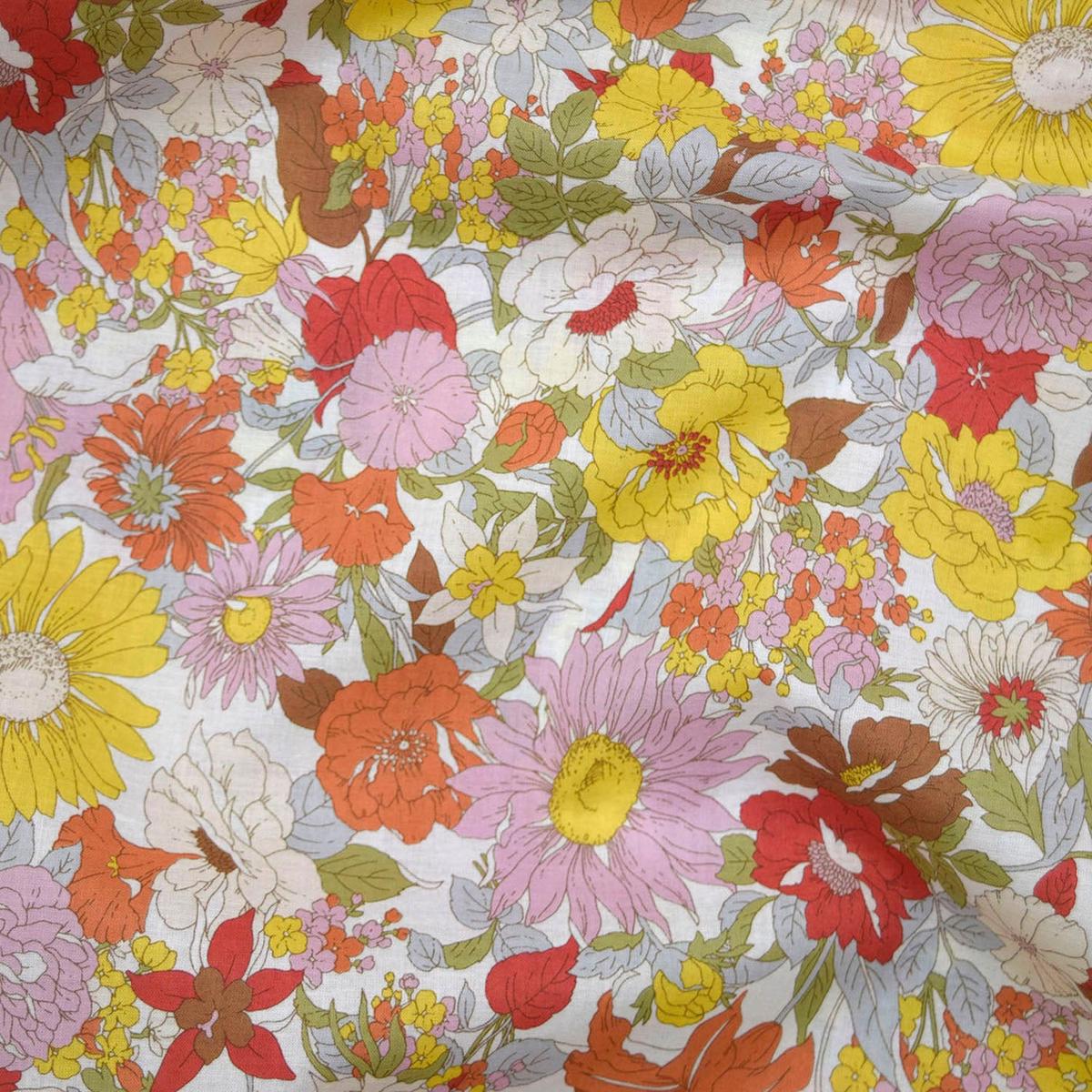Flownny Summer Flowers Cotton Lawn - White x Red NFA-1000-5