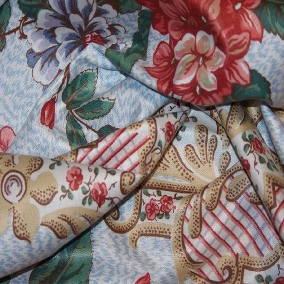 Victorian Elegance Medallion Designer Upholstery Fabric 3 7/8 Yards