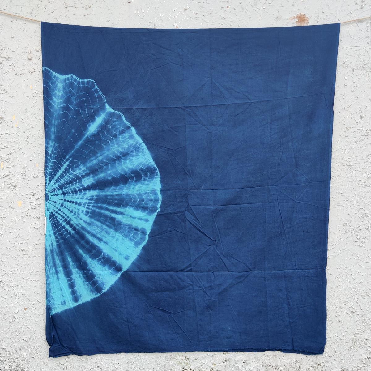 ( 2.5 Meter Fabric ) Pure Cotton Dark Blue With Light Blue Half Design Hand Tie And Dyed Fabric