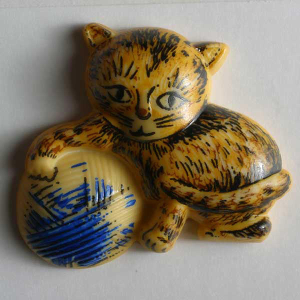 Kitten with Yarn Ball Button 1588 1-Count
